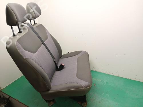 Right front seat OPEL VIVARO A Bus (X83) 2.5 DTI (F7, J7, A07) | BP29754341C16 