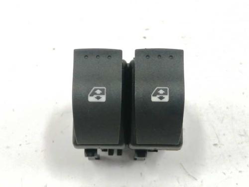 Used Left front window switch RENAULT LAGUNA II Grandtour (KG0/1_) 2.2 dCi (KG0F) (150 hp) 8319555