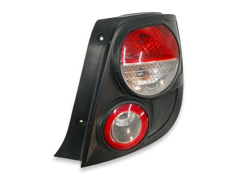 Used Right taillight CHEVROLET AVEO Hatchback (T300) 1.4 (101 hp) 17986921