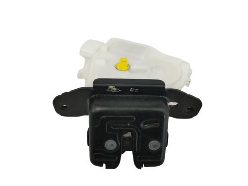 Used Tailgate lock TOYOTA AURIS (_E18_) 1.2 (NRE185_, NRE185R) (116 hp) 16084871