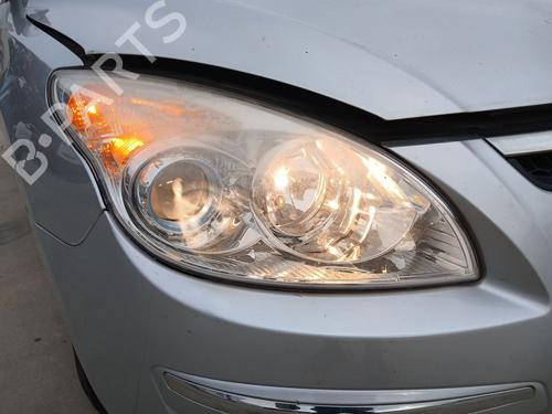 Used Right headlight Right headlight HYUNDAI i30 Estate (FD) 1.6 CRDi (116 hp) 33951762 33951762