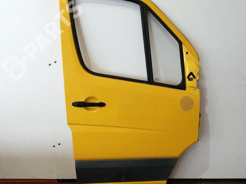 Used Right front door Right front door MERCEDES-BENZ SPRINTER 5-t Platform/Chassis (B906) 511 CDI (906.153, 906.155, 906.253, 906.255) (109 hp) 11086197 11086197