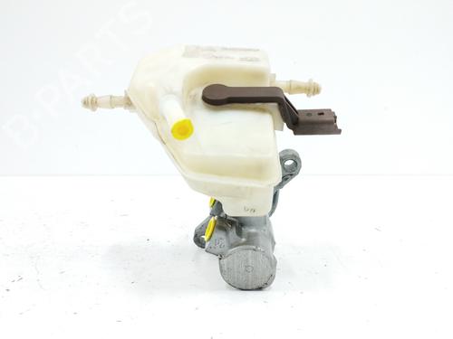 Used Brake master cylinder Brake master cylinder 10677515 10677515
