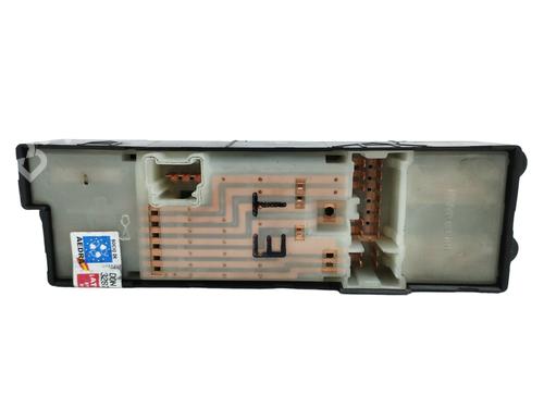 Left front window switch NISSAN X-TRAIL I (T30) 2.2 dCi | BP16730297I27