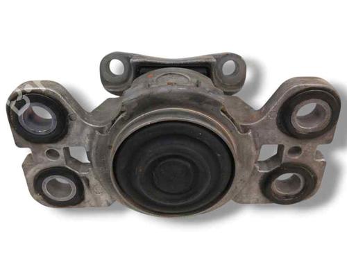 Used Engine mount LAND ROVER RANGE ROVER EVOQUE (L538) 2.0 D (150 hp) 27567286