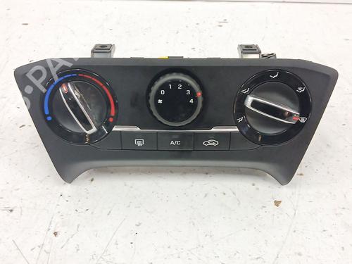 AC-Styringsenhed/Manøvreenhed HYUNDAI i20 II (GB, IB) 1.2 (84 hp) 28536880