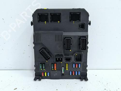 Used Fuse box Fuse box 38779435 38779435