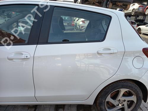 Used Left rear door TOYOTA YARIS (_P13_) 1.5 Hybrid (NHP130_, NHP130) (101 hp) 31611647