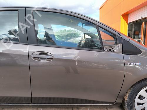Used Right front door TOYOTA YARIS (_P13_) 1.5 Hybrid (NHP130_, NHP130) (101 hp) 32137289
