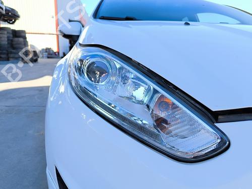 Used Right headlight FORD FIESTA VI (CB1, CCN) 1.5 TDCi (95 hp) 32844216