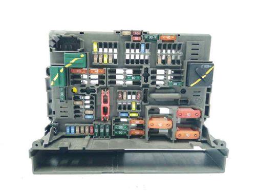 Used Fuse box BMW 1 (E87) 118 d (143 hp) 9431240