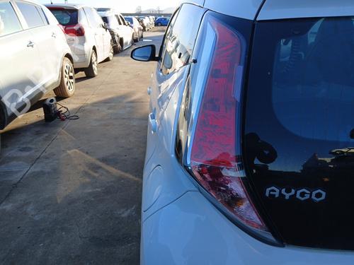 left-taillight-toyota-aygo-_b4_-2014-31854960 main image