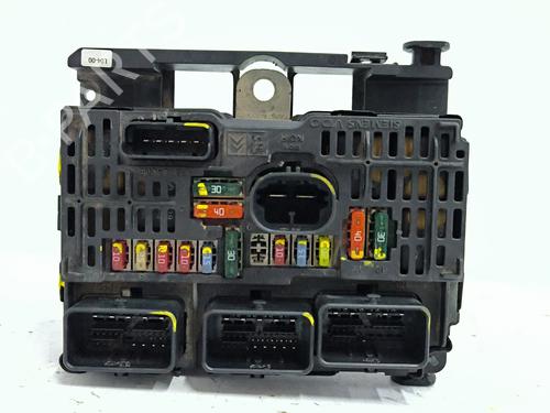 Used Fuse box Fuse box 39592341 39592341