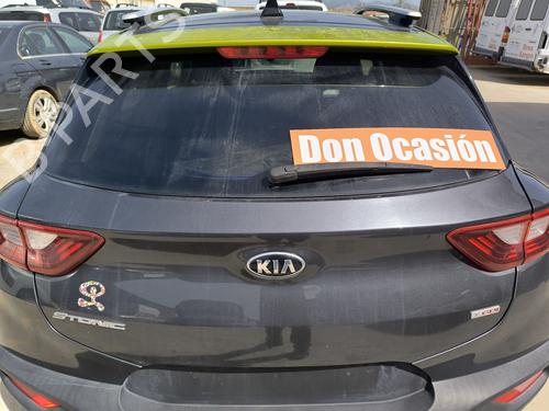 tailgate-kia-stonic-yb-2017-33929784 main image