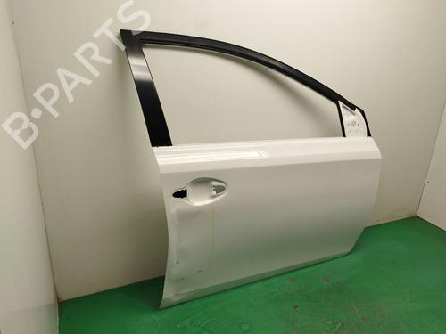 right-front-door-toyota-auris-_e18_-2012-2013-2014-2015-2016-2017-2018-2019-29609868 main image