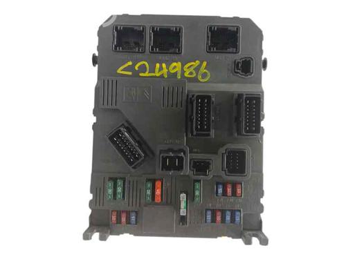 Used Fuse box PEUGEOT 206 CC (2D) 1.6 16V (2DNFUF, 2DNFUR) (109 hp) 23577429