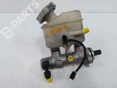 Used Brake master cylinder KIA CARENS II MPV (FJ) 2.0 CRDi (113 hp) 8068924