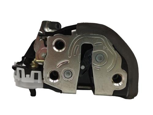 Used Rear left lock TOYOTA YARIS (_P13_) 1.5 Hybrid (NHP130_, NHP130) (101 hp) 16730284