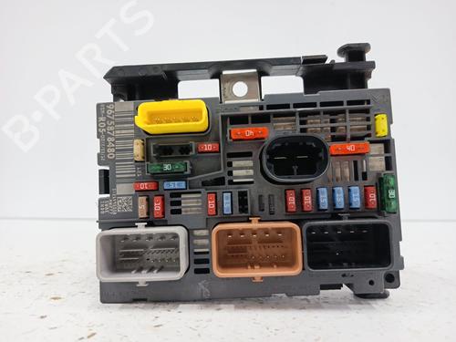 Used Fuse box Fuse box 38287720 38287720