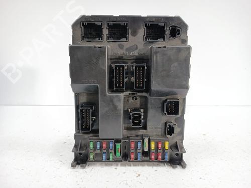 Used Fuse box Fuse box 38061448 38061448