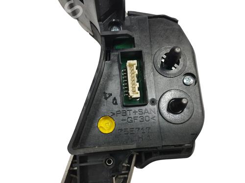 Steering wheel controls LEXUS CT (ZWA10_) | BP17148855E15