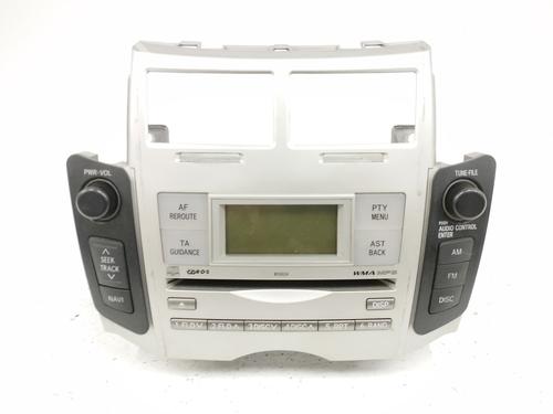 Used Radio TOYOTA YARIS (_P9_) 1.3 VVT-i (SCP90_, SCP90R) (87 hp) 11285335