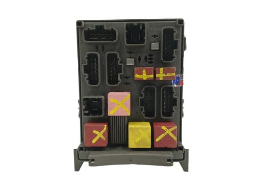 fuse-box-renault-laguna-ii-bg01_-16-16v-bg0a-bg0l-8200004201e-2001-2002-2003-2004-2005-2006-2007-17362721 main image