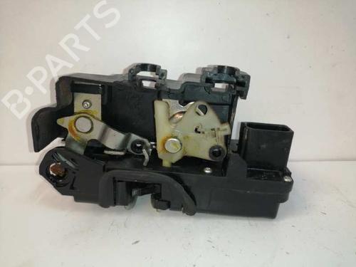 Used Front right lock CHEVROLET CAPTIVA (C100, C140) 2.0 D 4WD (150 hp) 7744861