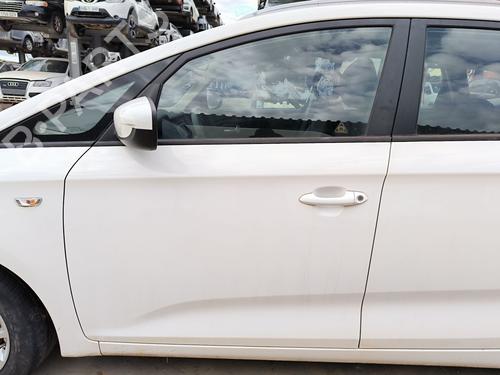 left-front-door-kia-carens-iv-2013-35755118 main image