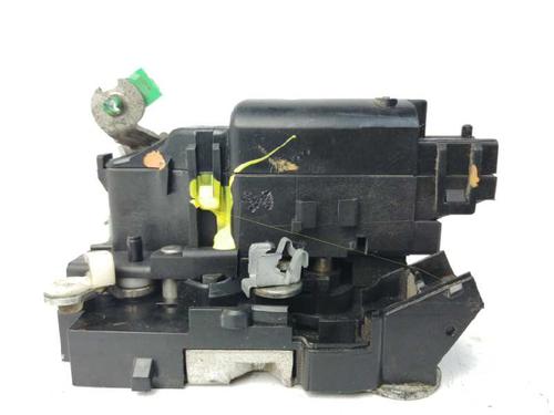 Højre fortil lås IVECO DAILY V Van 29S13, 29L13, 35C13, 35S13, 40C13, 40S13 (126 hp) 8363198