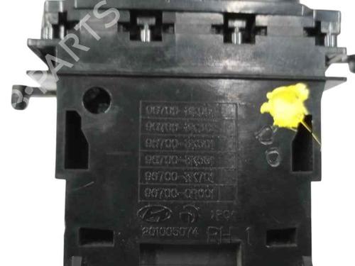 Steering wheel controls HYUNDAI SONATA V (NF) 2.0 CRDi | BP22540814E15