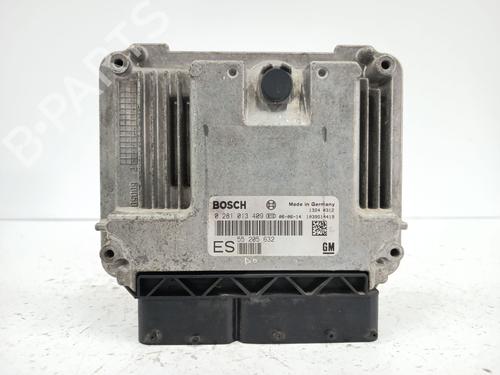 Used Engine control unit (ECU) Engine control unit (ECU) OPEL VECTRA C GTS (Z02) 1.9 CDTI (F68) (150 hp) 35789061 35789061