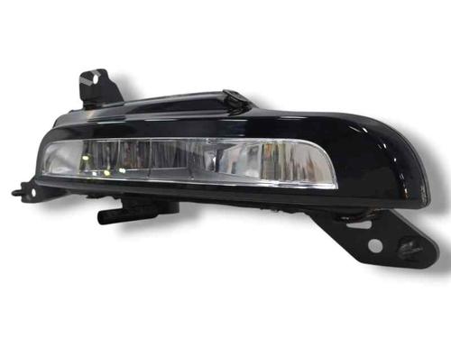 Used Right front fog light LAND ROVER RANGE ROVER EVOQUE (L538) 2.0 D (150 hp) 27573566