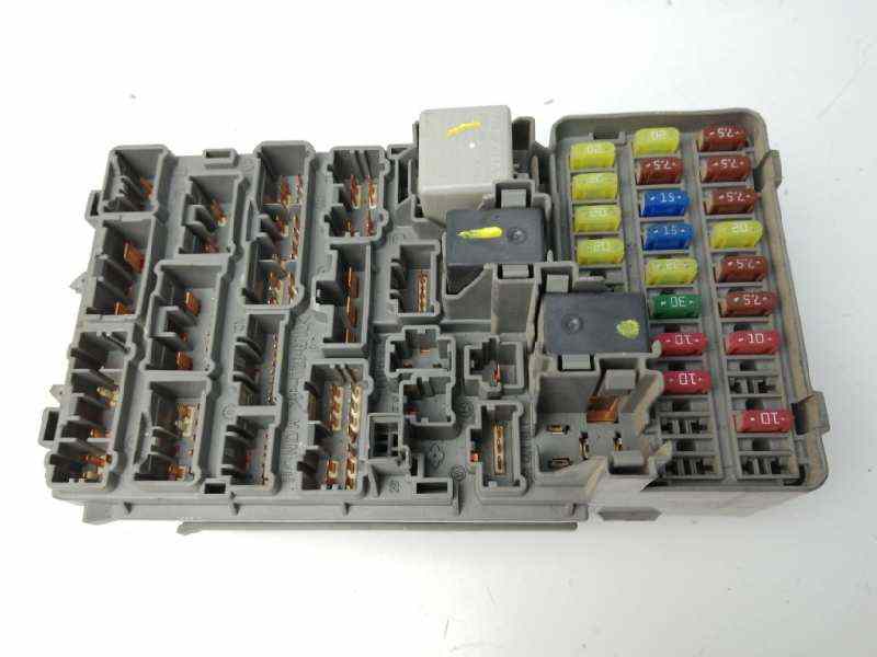 Fuse box HONDA CR-V II (RD_) 2.2 CTDi (RD9) 3820AS9AG030 | B ...
