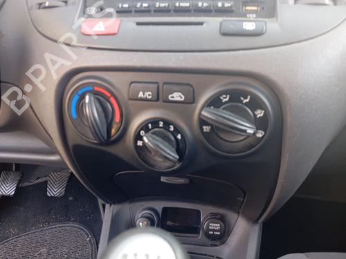 AC Styreenhet / Manøvreringsenhet KIA RIO II (JB) 1.4 16V (97 hp) 22527313