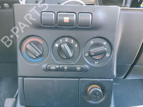 Used Climate control OPEL ZAFIRA A MPV (T98) 2.0 DTI 16V (F75) (101 hp) 25136296