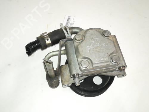 Used Steering pump FORD FIESTA V (JH_, JD_) [2001-2014]  9358929