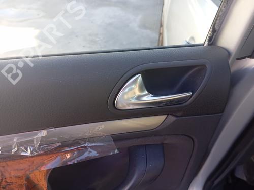 Venstre bak invendig håndtak VW GOLF V (1K1) 1.9 TDI (105 hp) 22598421