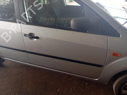 Used Right front door FORD FIESTA V (JH_, JD_) 1.4 16V (80 hp) 25493676