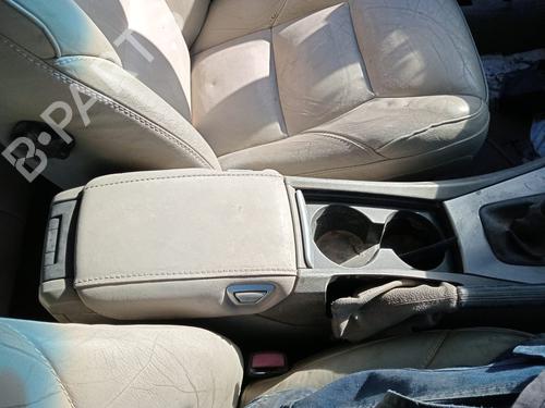 Used Armrest / Center console VOLVO S60 I (384) 2.4 D (163 hp) 29120770