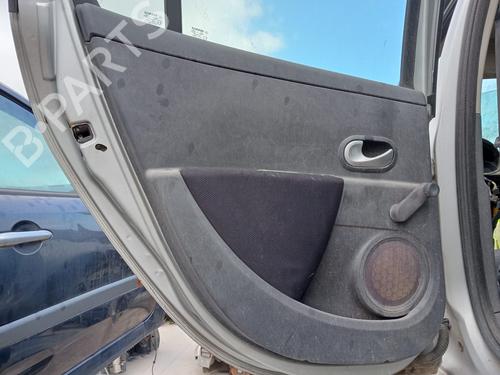 Venstre bak invendig håndtak RENAULT CLIO III (BR0/1, CR0/1) 1.2 16V (BR0R, BR1D, BR1L, CR0R) (65 hp) 16224893