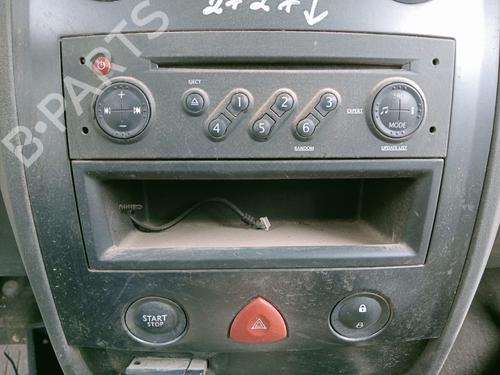 Bilradio RENAULT MEGANE II Saloon (LM0/1_) [2003-2025]  12314568