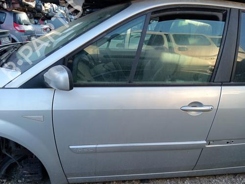 Used Front left exterior door handle RENAULT SCÉNIC II (JM0/1_) [2003-2010]  25848558