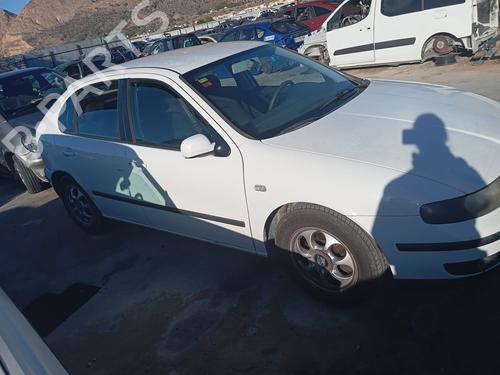 Used Right front fenders SEAT LEON (1M1) [1999-2006]  22601873