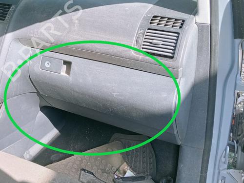 Used Glove box VW TOURAN (1T1, 1T2) 2.0 TDI 16V (140 hp) 16240882