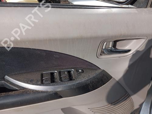 Used Front left interior door handle MITSUBISHI GRANDIS (NA_W) 2.0 DI-D (NA8W) (136 hp) 23245031