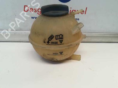 Used Windscreen washer tank VW GOLF IV (1J1) [1997-2008]  9353549