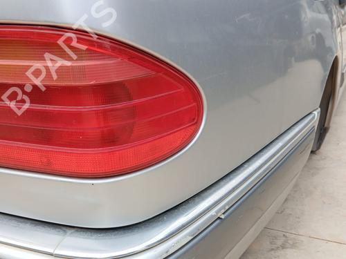 Høyre baklys MERCEDES-BENZ E-CLASS (W210) E 290 Turbo-D (210.017) (129 hp) 12294884