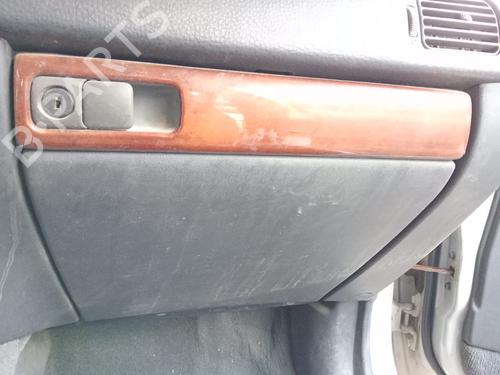 Used Glove box VOLVO S40 I (644) 2.0 (136 hp) 25925394