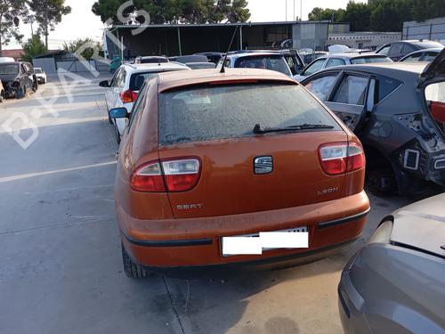 Feu de coffre gauche SEAT LEON (1M1) 1.6 16 V (105 hp) 21502397